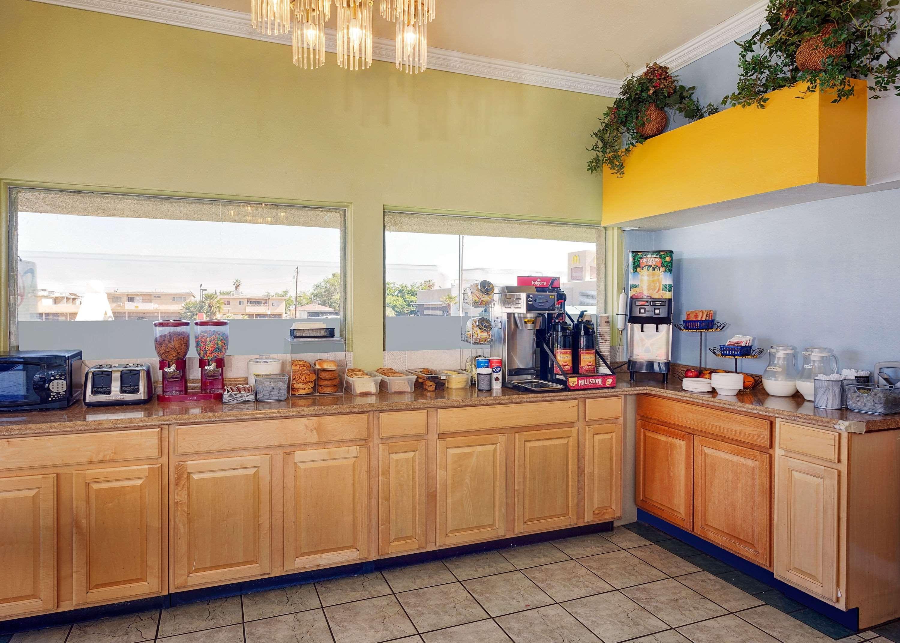 Knights Inn Palmdale Exterior photo